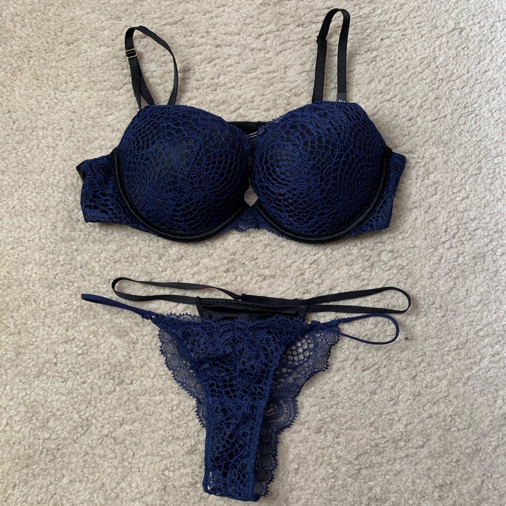 VS sexy blue and black bra and panty set.